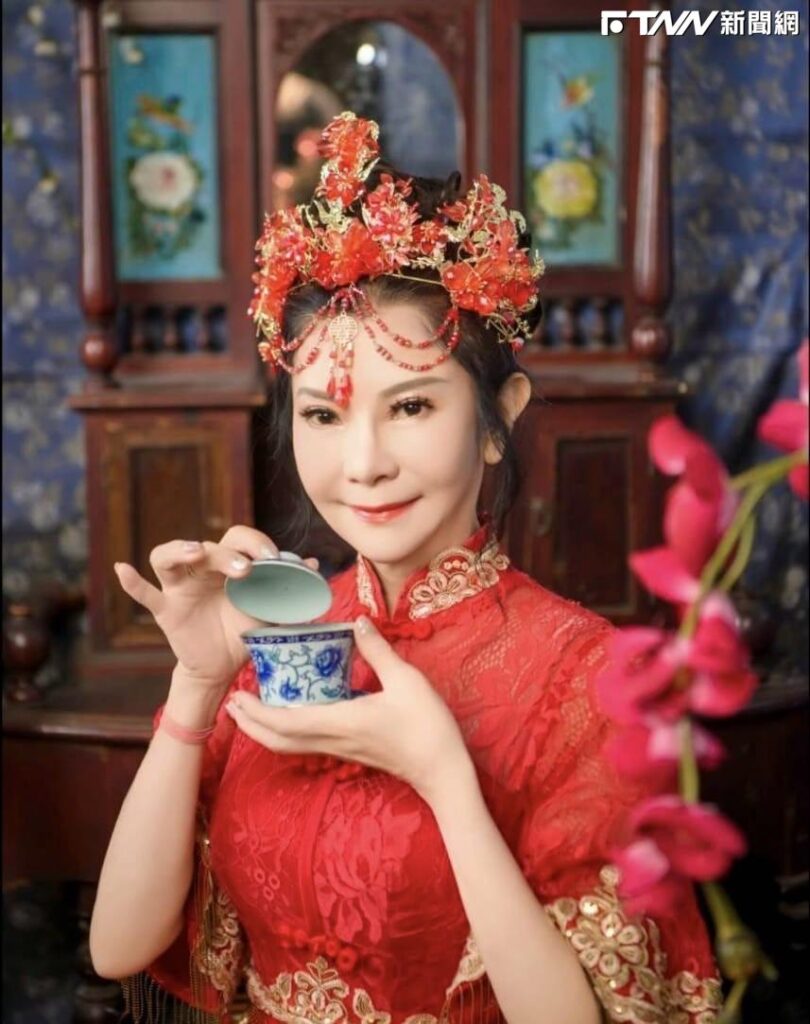 八點檔女歌手登春晚！媽祖救他一命　高雄陪母賣魚翻身女神