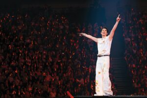 巡演吸金大復活／巡演11個月狂賺30億票房　「00後轉粉」跟著唱王力宏再登頂