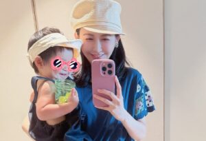愷樂開工曬母子合照！　派翠克驚呼：快要沒辦法單手抱他了